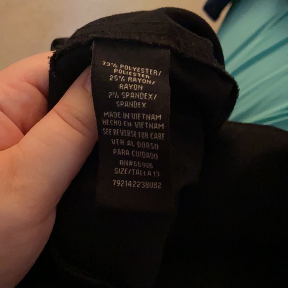 Black basic pencil skirt with built-in belt detail - Picture 4 of 4